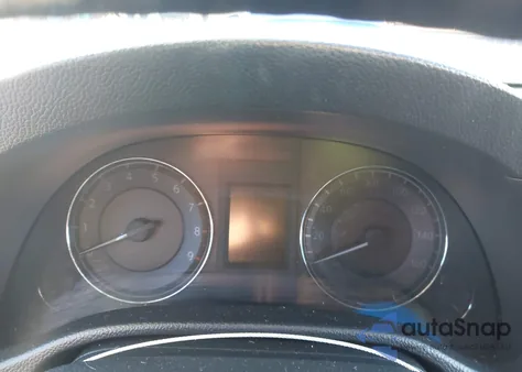 2010 Infiniti G37 z USA, uszkodzony, nr VIN JN1CV6FE6AM351223